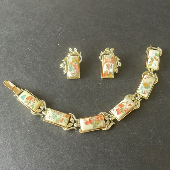 Coro Jewelry - Vintage Coro confetti bracelet earrings set gold tone lucite thermoset